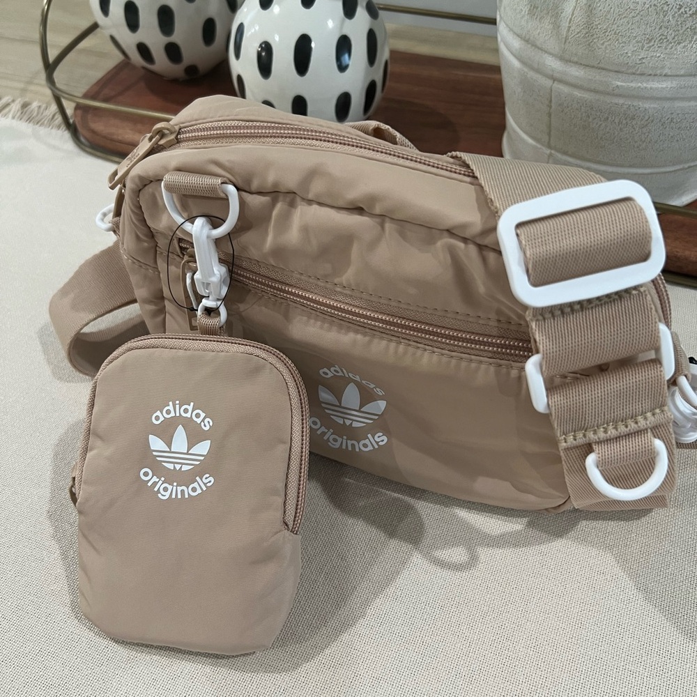 NWT Adidas Originals Puffer and Pouch Crossbody - Picture 8 of 8